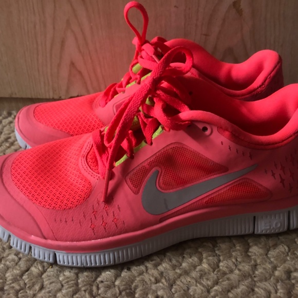 Women’s Nike Free Run Shoes Pink US Size 6.5 - Picture 3 of 8